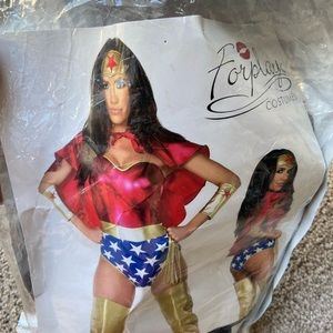 HALLOWEEN COSTUME-SIZE SMALL